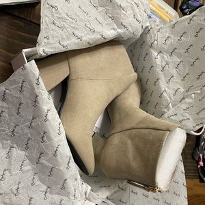 Women size size 6 Suede Ankle Boots NWT